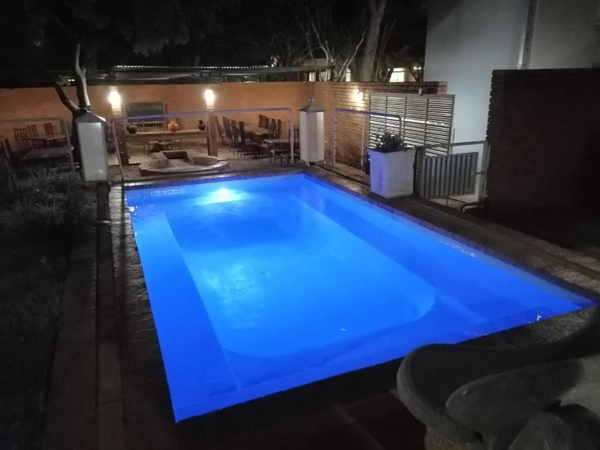 Villa Paradiso Хартбееспоорт Екстериор снимка